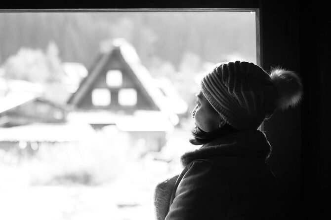 Gokayama and Shirakawago/Photoshoot by professional photographer - Ogimachi Castle Old Site Observatory: The uphill view moment