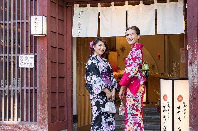 Gold Leaf Crafting in Higashi Chaya District, Kanazawa - Price and Value: Why $43 Can Be a Good Craft Deal