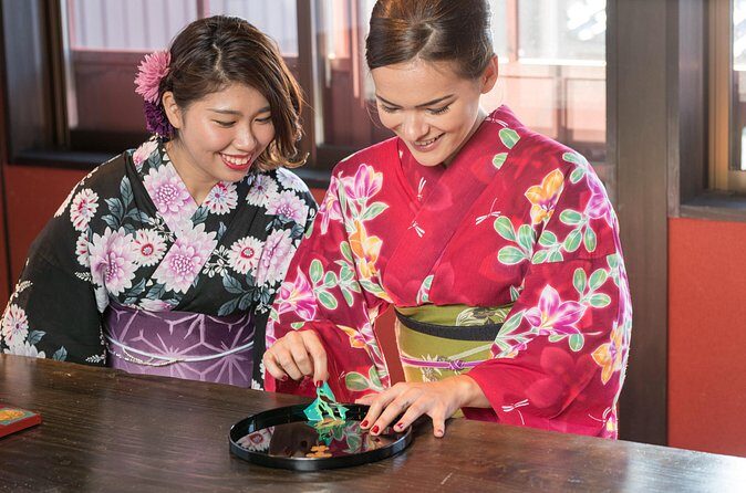 Gold Leaf Crafting in Higashi Chaya District, Kanazawa - Logistics That Actually Matter: Timing, Group Size, and Tickets