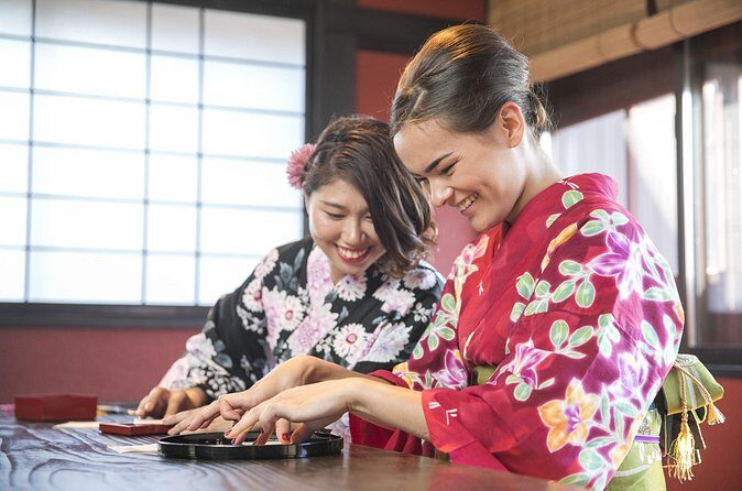 Gold Leaf Crafting in Higashi Chaya District, Kanazawa - Tips to Get Cleaner Gold Leaf Results (Without Overthinking)
