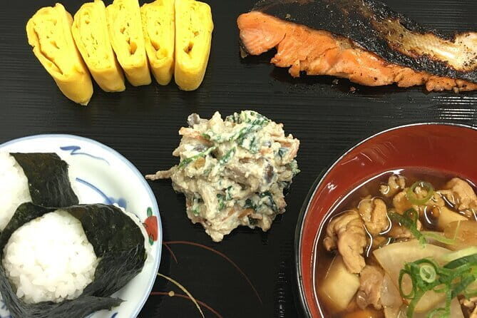 Grandma's Traditional Japanese Cooking Class in Nagoya - The soup stock lesson: kelp and bonito with real technique