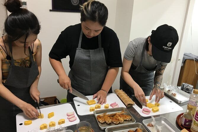 Grandma's Traditional Japanese Cooking Class in Nagoya - How the two menus work (Chicken or Salmon) and what’s included