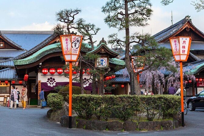 Guided Gion Tour: Explore Kyoto’s Historic Geisha District - Gion in 2 Hours: what this private walk really feels like