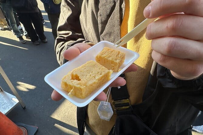Guided Tsukiji’s Local Food Tour - Small group size and the comfort factor