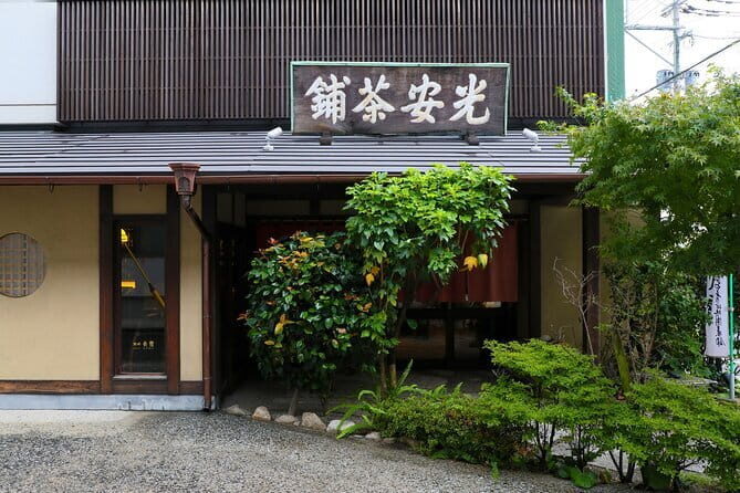 Hakata Old Town Walking Tour Tracing the True History of Fukuoka - Jotenji Temple and Sennen-no-Mon: your first real taste of old Hakata