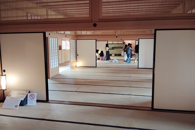 Hakodate: Goryokaku Star Fort & Tower Guided History Tour - The small details that make the guide’s job worth it