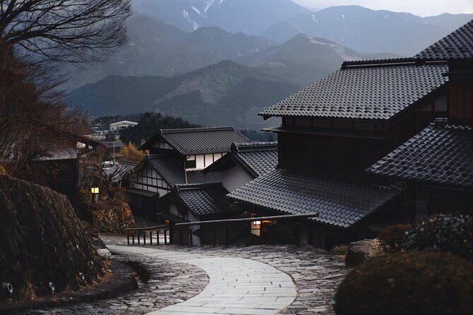 Hakone and Mt. Fuji Day Trip with Private Vehicle - Hakone Shrine and Kuzuryu Shrine Singu: a calm start with big-feeling traditions