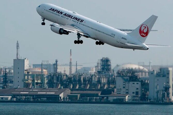 Haneda Airport Private Transfer – Luxury Car & Meet & Greet - The ride quality: what “luxury” means in real life