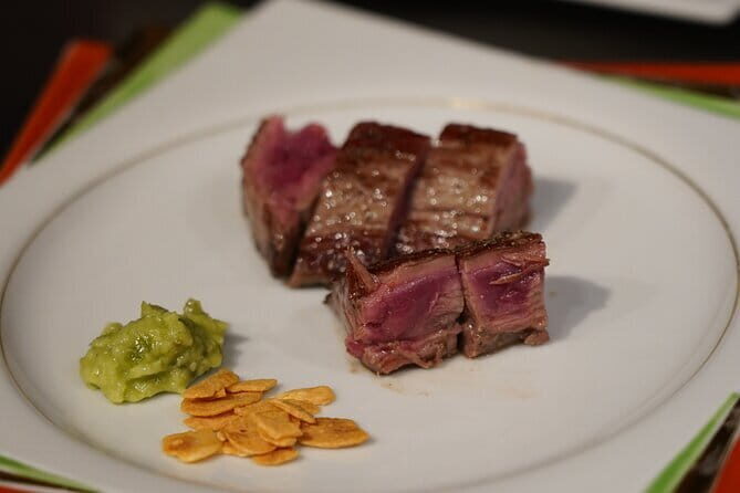 Hidden Gem Food & Whiskey Night Tour near Roppongi - The guides: Ellen and Joon make it feel personal