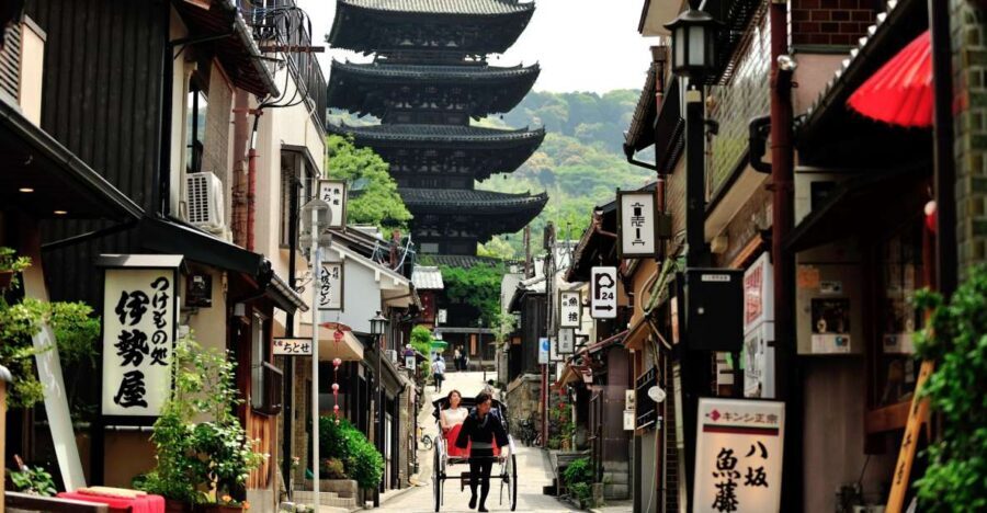 Higashiyama | Kyoto: Sakura Season Private Rickshaw Tour - Choosing 70 Minutes vs 120 Minutes (and the Kiyomizu-Dera Blossom Stop)