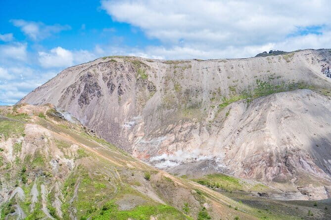Hike Mt. Usu and visit Lake Toya Day Tour - Pacing and Packing: How to Feel Comfortable on a Volcano Day