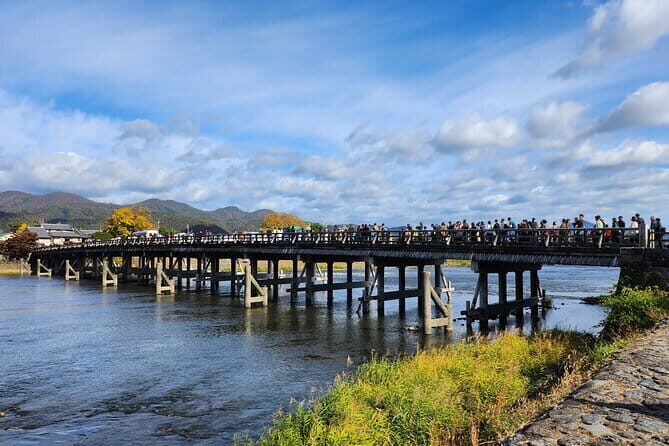 Himeji Castle, Arima Onsen & Mt. Rokko: 1-Day Bus Tour from Osaka - Kokoen Garden: A Four-Seasons Hit in One Hour