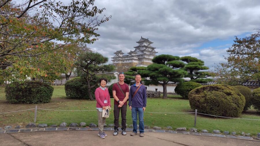 Himeji: Express Guided Tour of Himeji Castle in 90 Minutes - History and trivia you can actually use while you walk