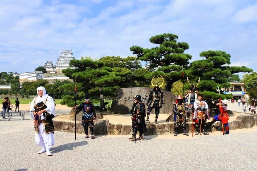 Himeji: Express Guided Tour of Himeji Castle in 90 Minutes - Guides with real personality: English/Japanese delivery that stays human