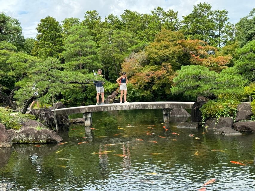 Himeji: Himeji Castle & Kokoen Garden 3.5-Hour Guided Tour - Himeji Castle’s white keep: 6 stories, real stairs, big wow