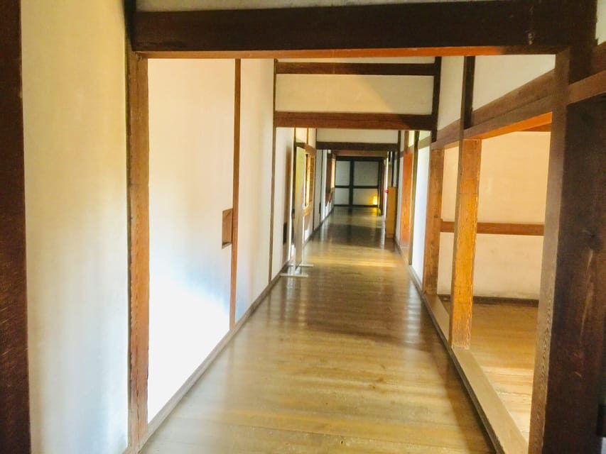 Himeji: Private Guide Tour of the Castle from Osaka or Kyoto - What you’re paying for: guide time beats solo guesswork