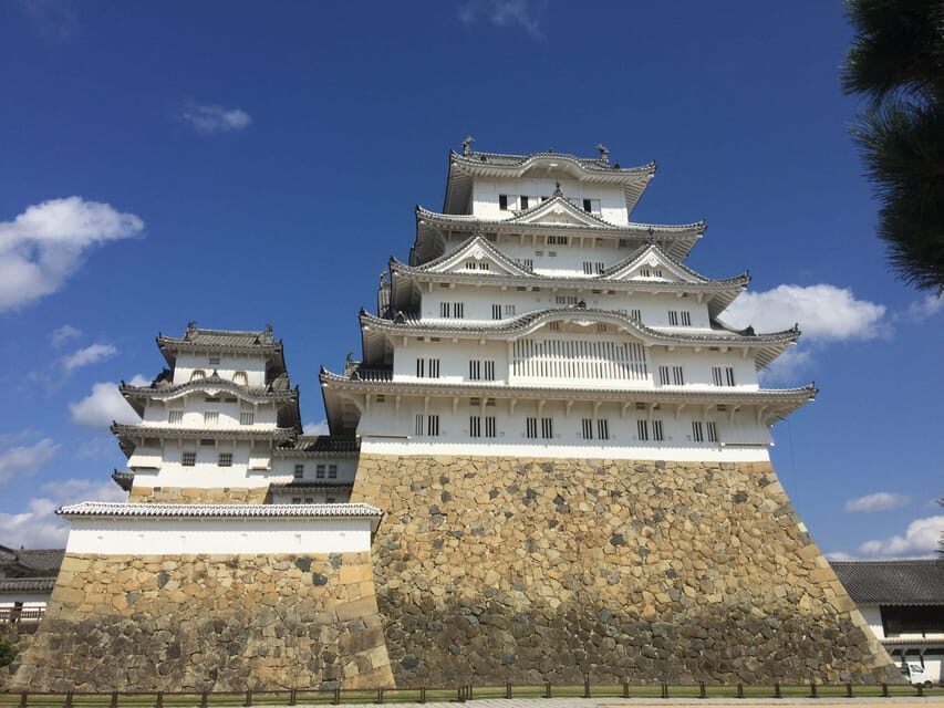 Himeji: Private Guide Tour of the Castle from Osaka or Kyoto - Getting there from Osaka or Kyoto: fast train, careful timing