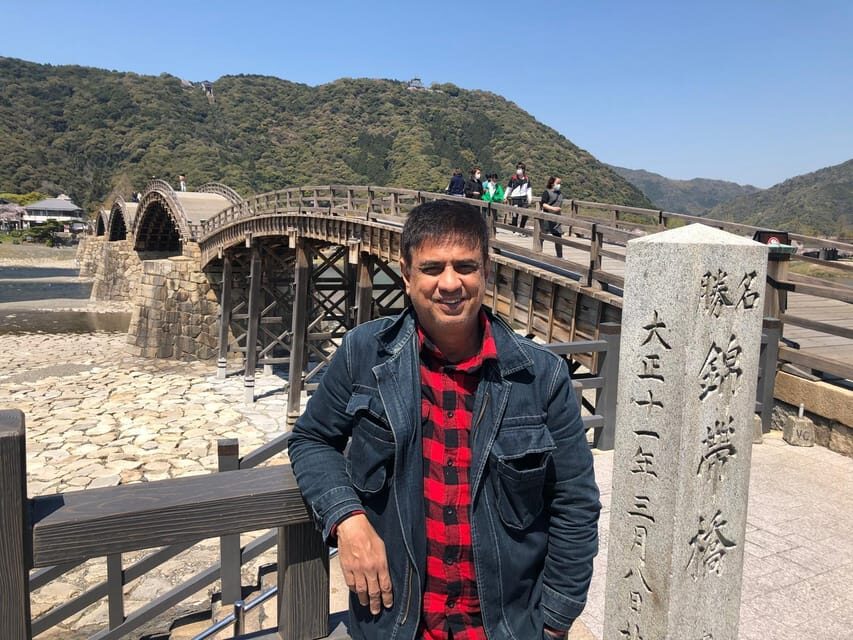 Hiroshima: A tour guide to Peace Park and Miyajia Island - Languages: when facts land faster