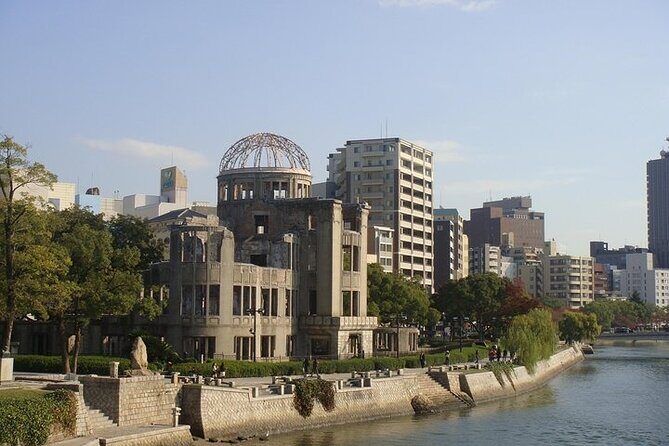 Hiroshima and Miyajima 1 Day Private Tour from Kyoto or Osaka - Miyajima’s Itsukushima Shrine: the water shrine effect you came for