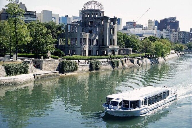 Hiroshima and Miyajima 1 Day Tour for who own the JR Pass only - The guide factor: what a strong English guide actually changes
