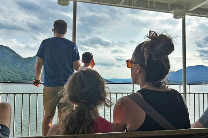 Hiroshima and Miyajima by Bike and Boat - Stop 1: Cycling through Hiroshima’s rivers, parks, and neighborhoods