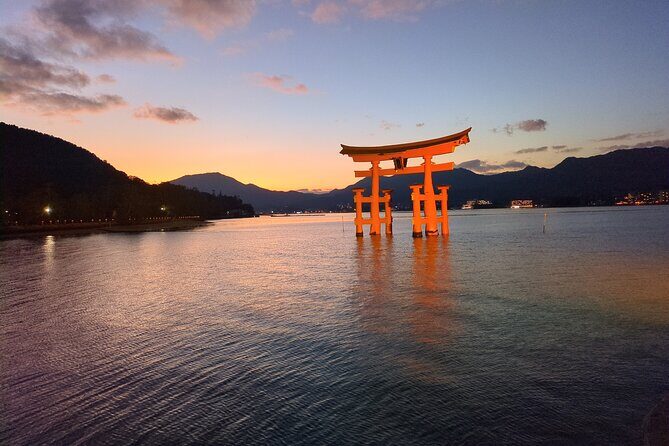Hiroshima and Miyajima Full Day Private Tour - Shukkeien Garden: A Slow Pause Between Heavy Sites