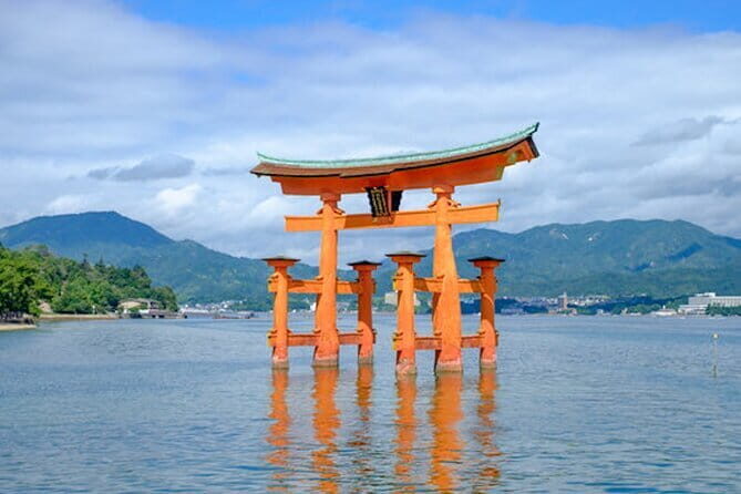 Hiroshima and Miyajima Private Custom Tour with Local Guide - Private Custom Touring in Hiroshima: Less Rush, More Meaning