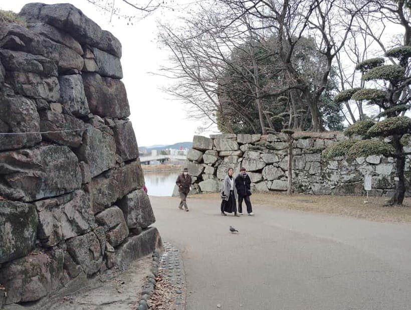Hiroshima Castle 1h guide tour - Finding your guide at the Tenshu entrance (and why the start matters)