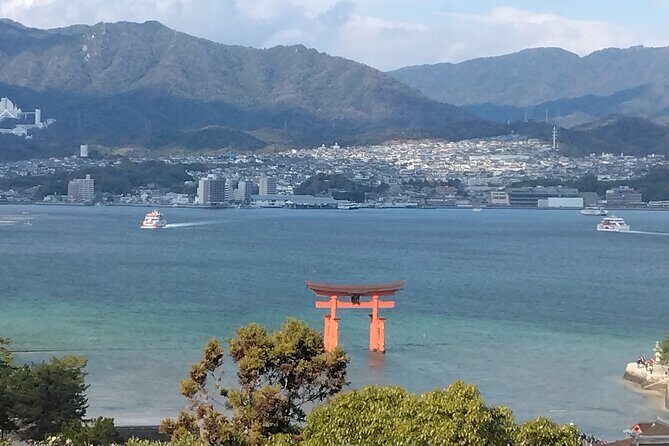 Hiroshima Cruise Pickup : Miyajima & Peace Park Tour with car - Guide quality you can feel in the details