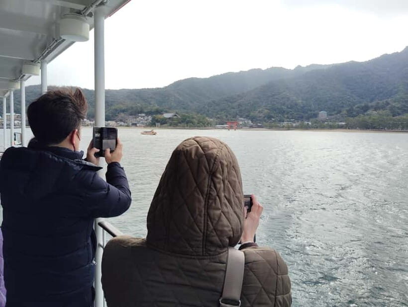 Hiroshima: Hiroshima Highlights Guided Tour - The jump to Miyajima: bus, train, and ferry without headaches