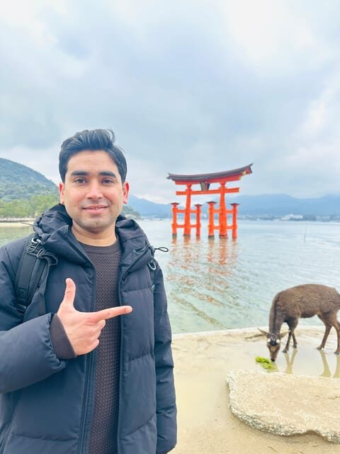 Hiroshima: History and Hidden Gems Tour - Hiroshima Castle: inside instead of waiting
