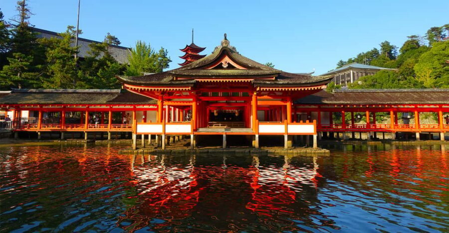 Hiroshima & Miyajima: Full-Day Private Tour & Licensed Guide - Itsukushima Shrine and the torii: timing your walk for calm photos