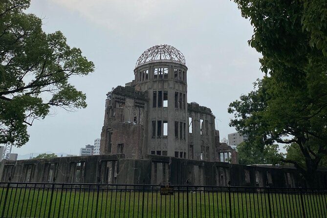Hiroshima & Miyajima Full-Day Private Tour with Licensed Guide - Tram Time Through Hiroshima + Okonomiyaki Break