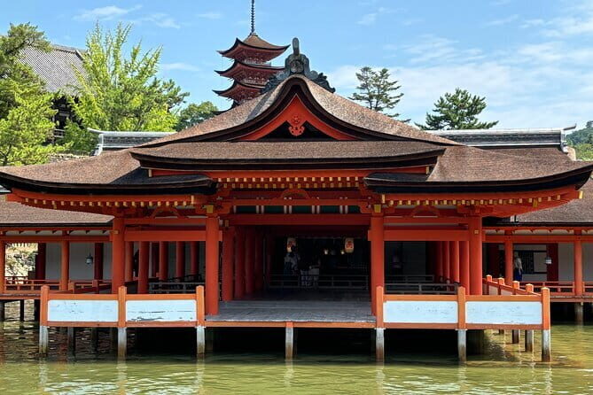 Hiroshima & Miyajima: Private Full-Day Tour with a Local Guide - Key things that make this tour work