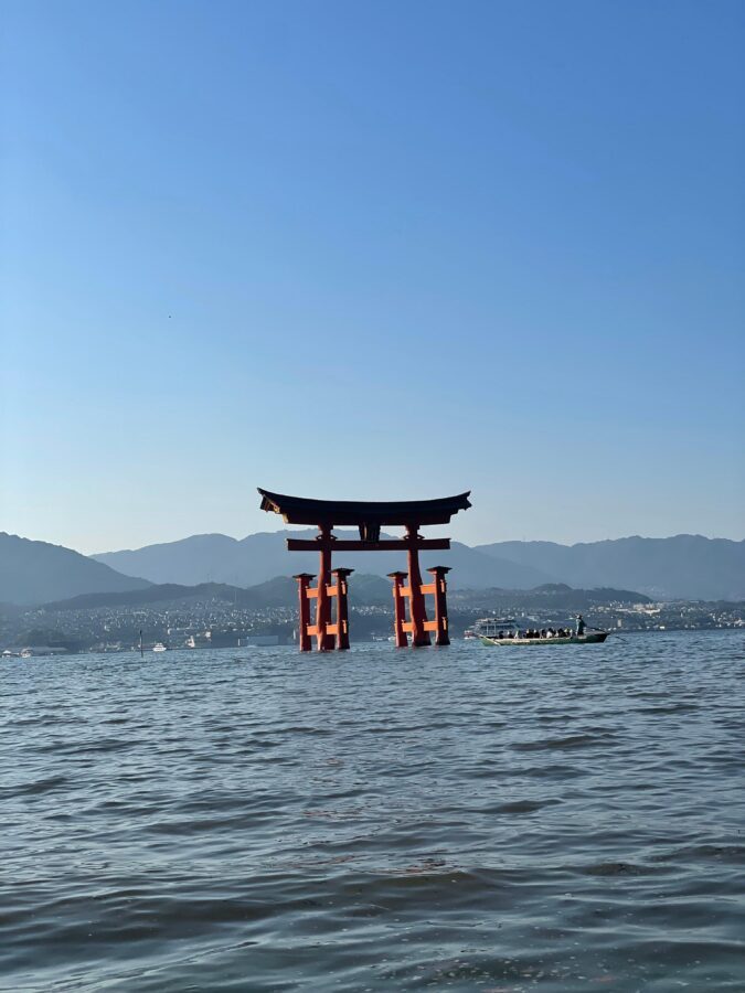 Hiroshima & Miyajima: UNESCO A-Bomb Dome & Itsukushima - Returning to Hiroshima: Shukkei-en Garden and a Smart Castle Stop