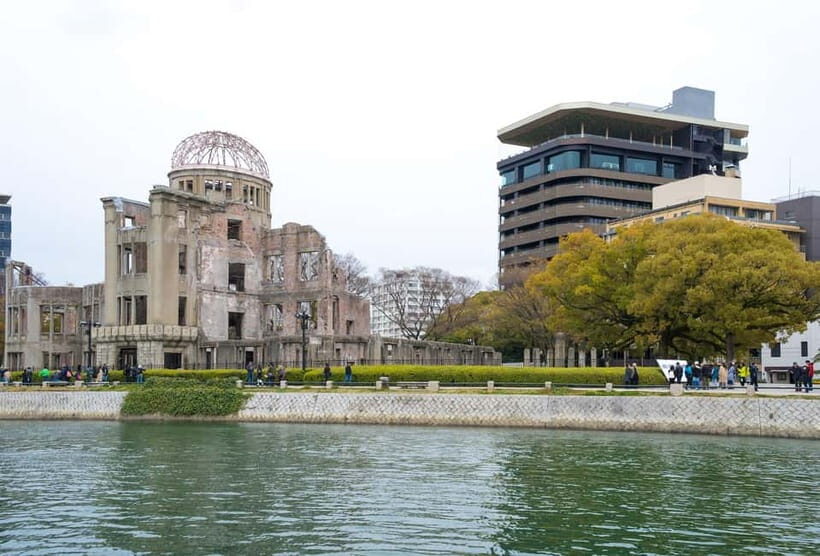 HIROSHIMA ORIZURU TOWER Admission Ticket - Café and shops: the practical payoff between viewpoints and art