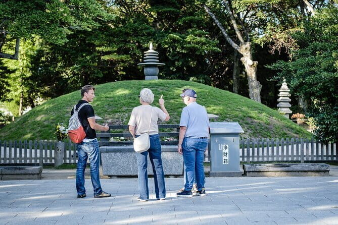 Hiroshima Peace & History: 3-Hr Private Walk with Local Guide - Getting Oriented: Shirakami Shrine and a City That Existed Before the Bomb
