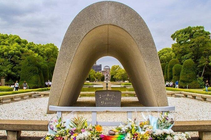 Hiroshima Peace Memorial Park & Hiroshima Castle: A Scenic Walk - Who should book this tour