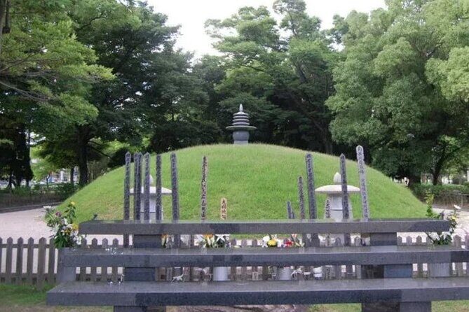 Hiroshima Peace Memorial Park & Hiroshima Castle: A Scenic Walk - Stop 2: Hiroshima Peace Memorial Park (about 1 hour 30 minutes, free entry)