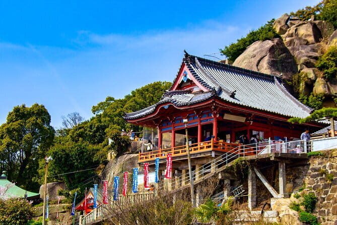 Hiroshima Saijo Sake Tasting Guided Tour - 7 Breweries in 2 Hours - Kamotsuru: a brewer tied to Japan’s highest table