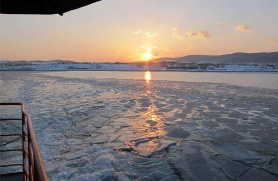 Hokkaido Asahiyama Zoo, Icebreaker GARINKO GO Sunset Tour - Language, staff, and real-world comfort