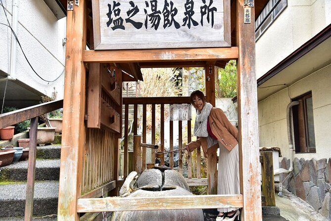 Hot Spring Town Walking Tour in Shima Onsen - Kashiwaya Café: the sweets stop that actually feels like part of the day