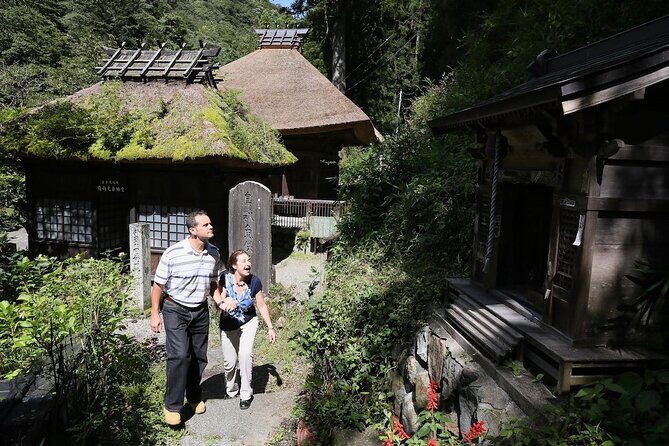 Hot Spring Town Walking Tour in Shima Onsen - Shima Onsen’s retro streets: old roads and how hot springs are managed