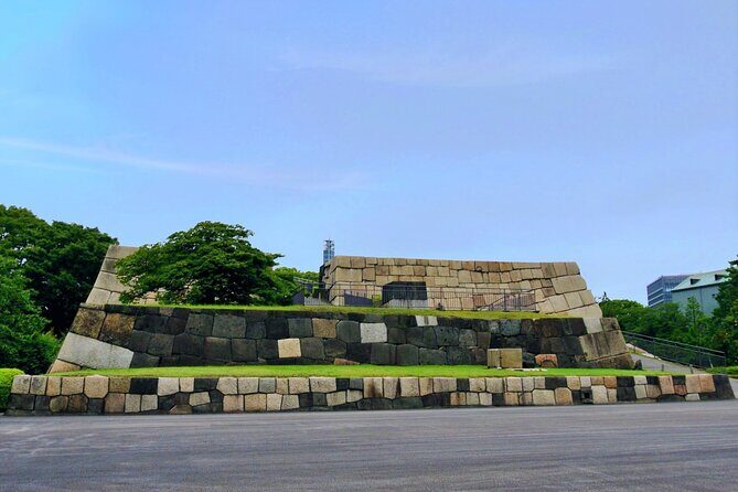 Imperial Palace East Garden and Edo Castle Walking Tour in Tokyo - What you’ll actually see on the walk (and what you won’t)