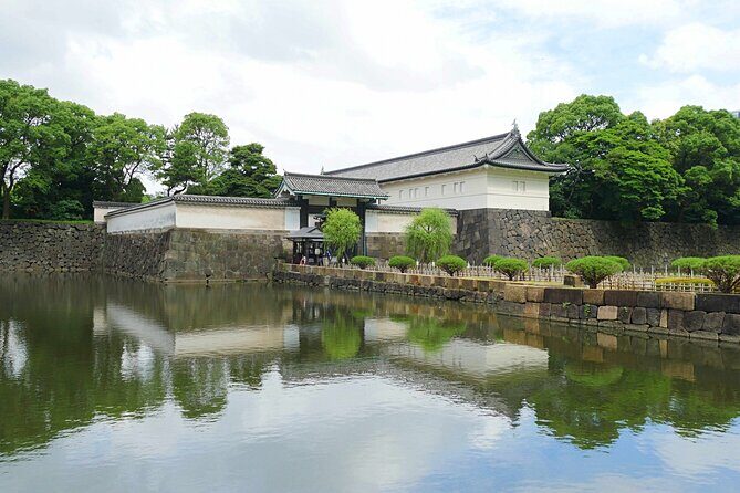 Imperial Palace East Garden and Edo Castle Walking Tour in Tokyo - Practical tips before you go