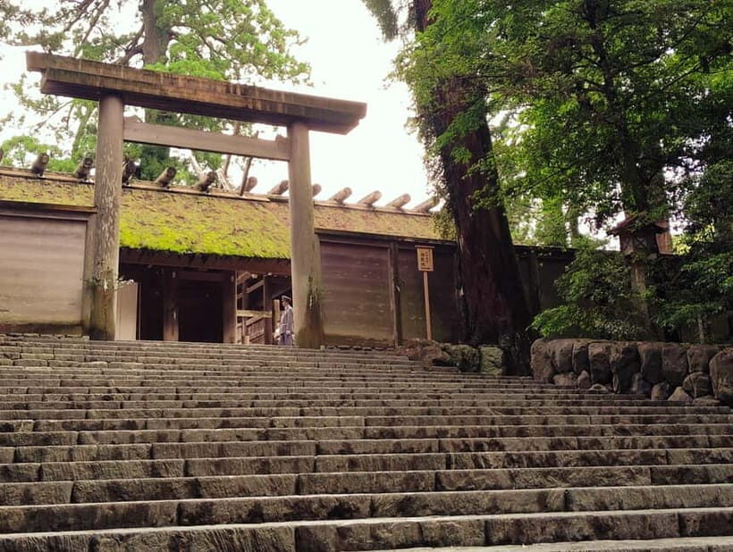 Ise: Guided Geku and Naiku in the Sacred Pilgrimage Order - Why Ise Jingu’s mood changes as you move