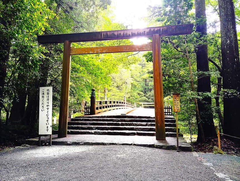 Ise: Guided Geku and Naiku in the Sacred Pilgrimage Order - Learning the 20-year renewal idea at shikinen sengū