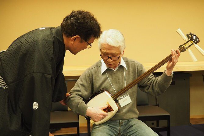 Japanaese tradtional Tsugaru Shamisen music lesson in Tokyo - Price and value: why $77.26 can make sense