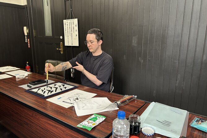 Japanese Calligraphy Class in Yokohama with Tea and Sweets - Japanese calligraphy in Yokohama: why this class works so well