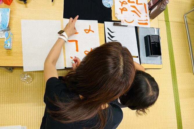 Japanese culture and calligraphy in Tokyo! - What you actually do: kanji strokes, name conversion, and guided practice